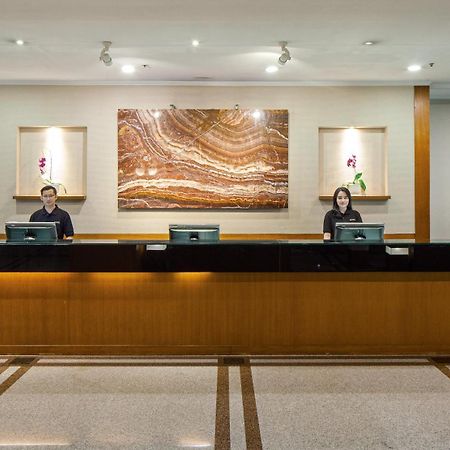 Artotel Gelora Senayan Джакарта Екстериор снимка