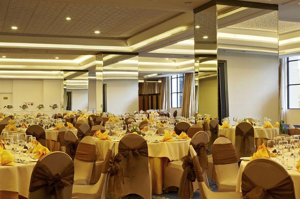 Artotel Gelora Senayan Джакарта Екстериор снимка