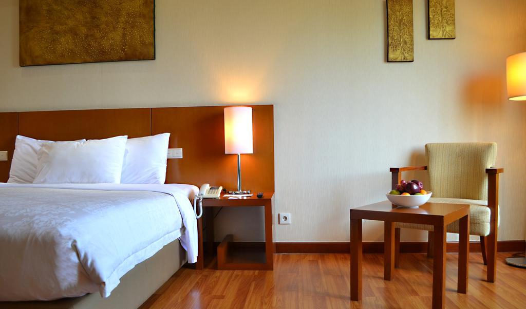 Artotel Gelora Senayan Джакарта Екстериор снимка