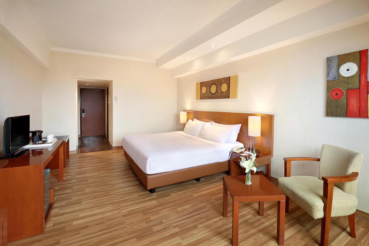 Artotel Gelora Senayan Джакарта Екстериор снимка