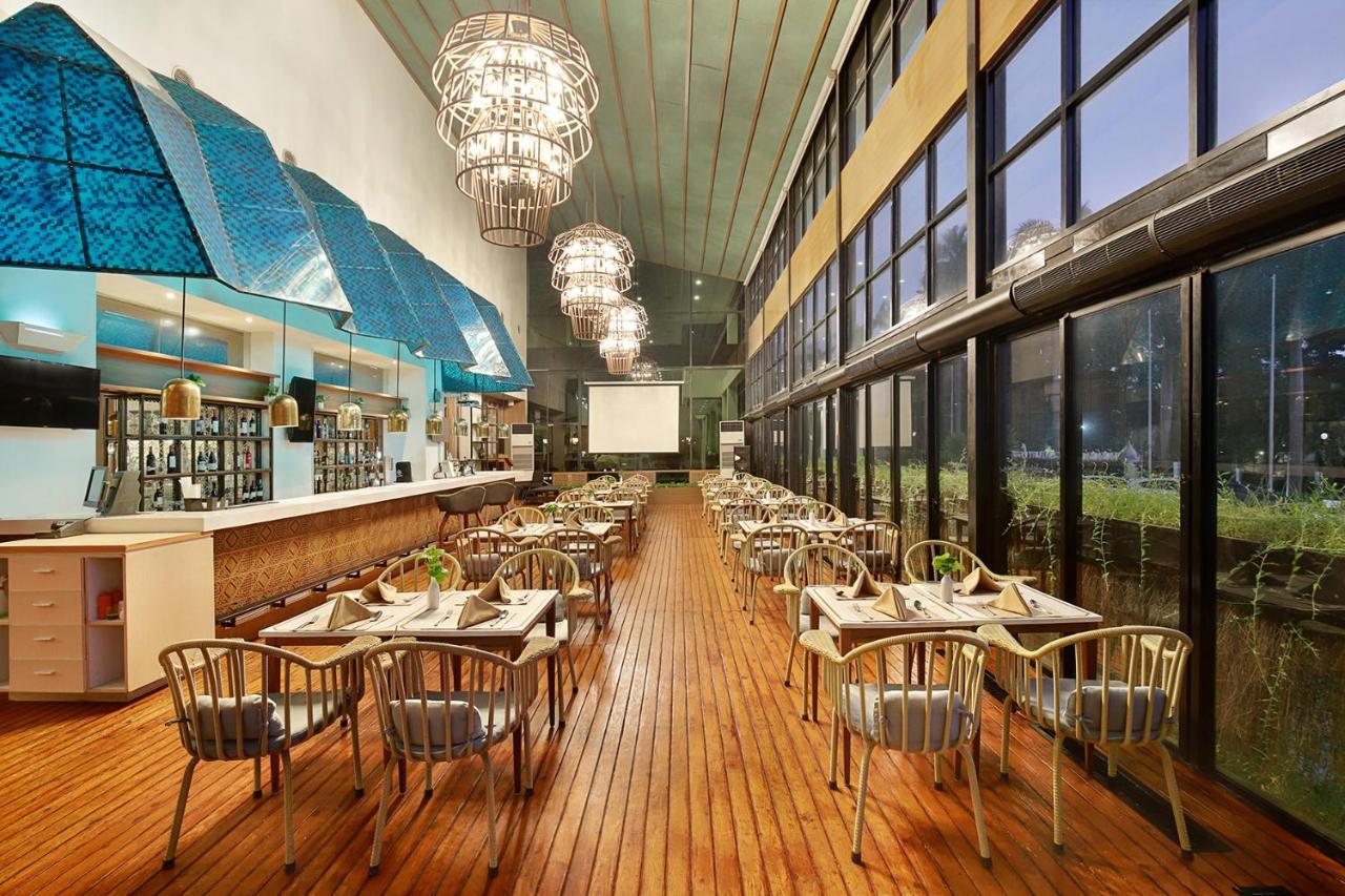 Artotel Gelora Senayan Джакарта Екстериор снимка