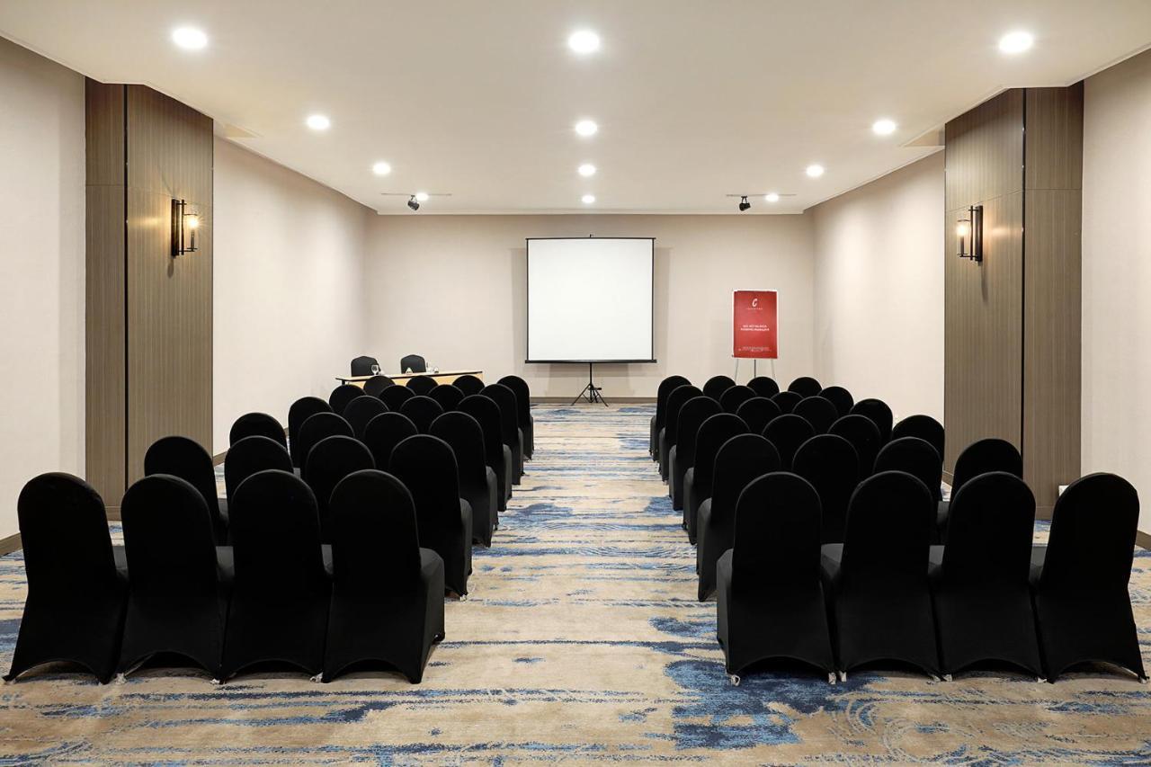 Artotel Gelora Senayan Джакарта Екстериор снимка